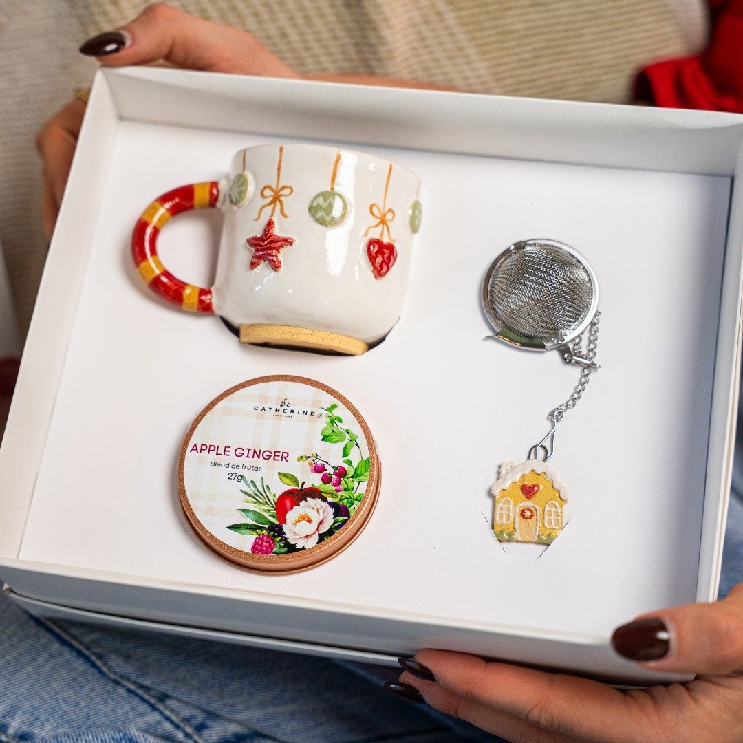 Kit de natal com chá, infusor e caneca Gingerville - Catherine Fine Teas