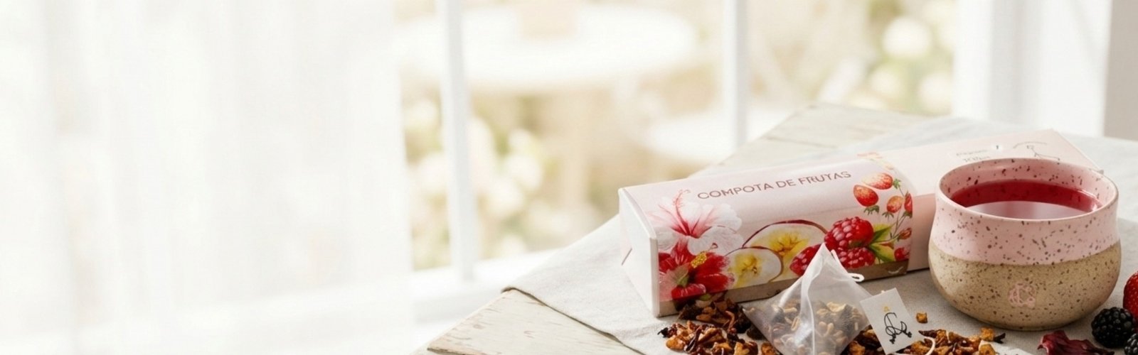 Banner Infusão de frutas vermelhas em sachê piramidal Compota de Frutas