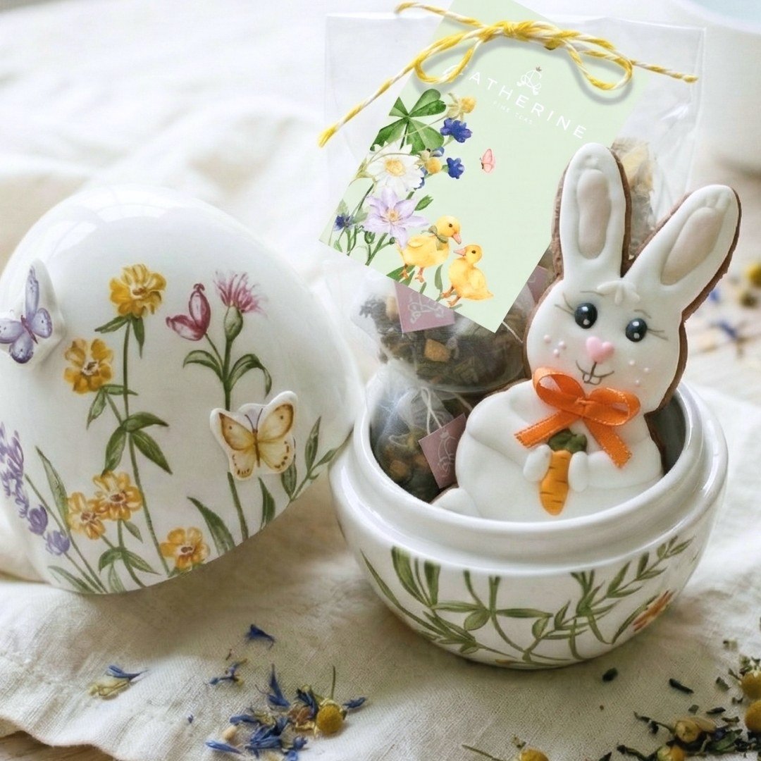 Ovo de Páscoa de Cerâmica em relevo com Chás e Biscoito Jardim do Coelho - Catherine Fine Teas