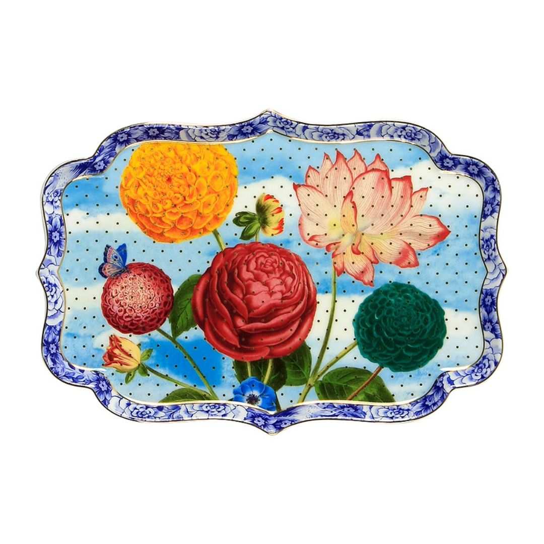 Travessa de porcelana da coleção Royal da Pip Studio, exibindo estampas florais vibrantes, bordas curvas delicadas e acabamento em fio de ouro.